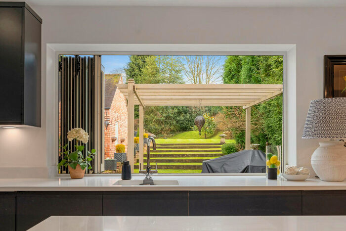 4 Bedroom Detached House For Sale In Pikes Pool Lane Burcot Bromsgrove, Worcestershire, B60