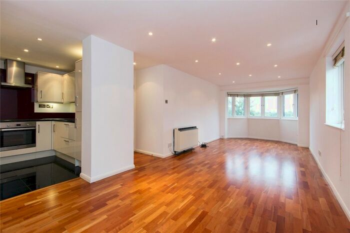 3 Bedroom Flat To Rent In Riverside Close, London, E5