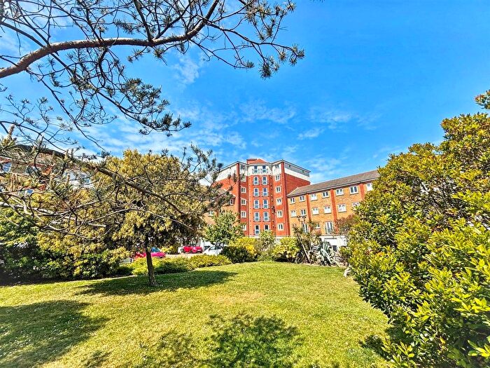 3 Bedroom Flat For Sale In Dominica Court, Eastbourne, BN23