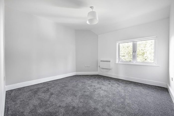 2 Bedroom Flat To Rent In Kennington, Oxford, OX1
