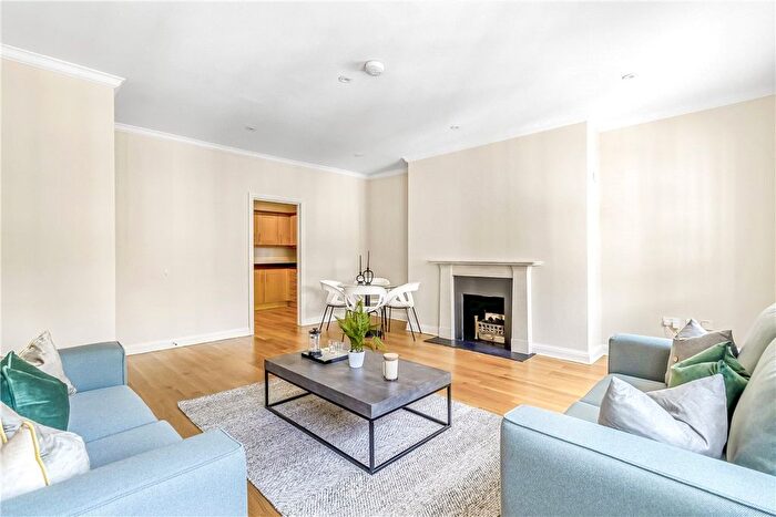 2 Bedroom Flat To Rent In Devonshire Close, Marylebone, London, W1G