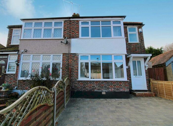 2 Bedroom Semi-Detached House To Rent In Tempest Avenue, Potters Bar, EN6