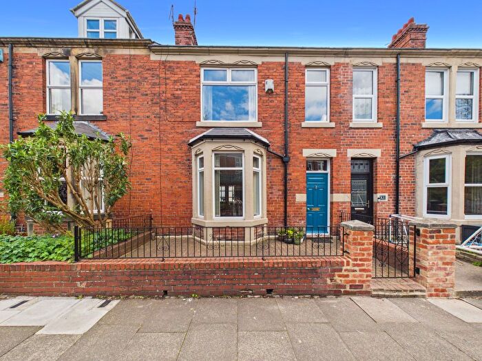 3 Bedroom Terraced House For Sale In Hawthorn Gardens, Low Fell, NE9