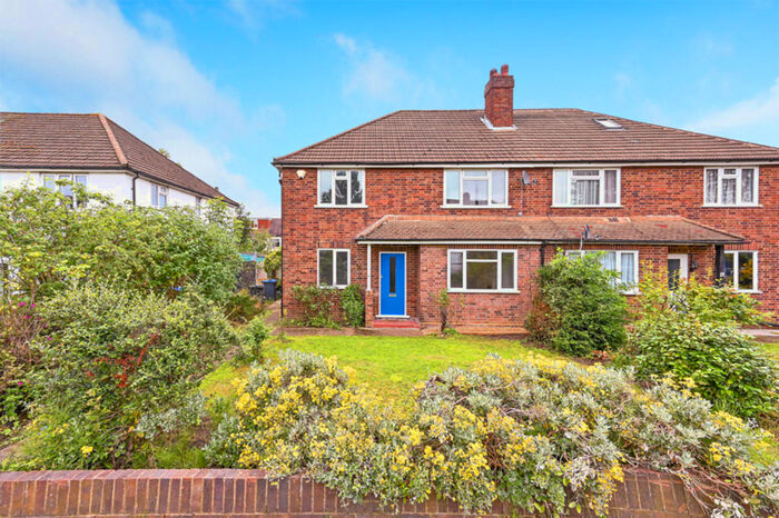 2 Bedroom Apartment To Rent In Verona Drive, KT6