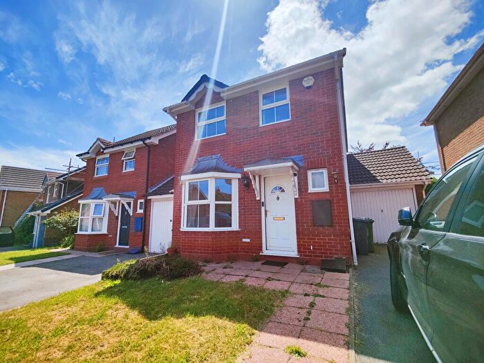 3 Bedroom Link Detached House To Rent In Alderton Close, Solihull, B91