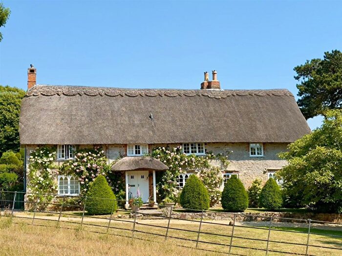 4 Bedroom Property For Sale In Brighstone, Newport, PO30