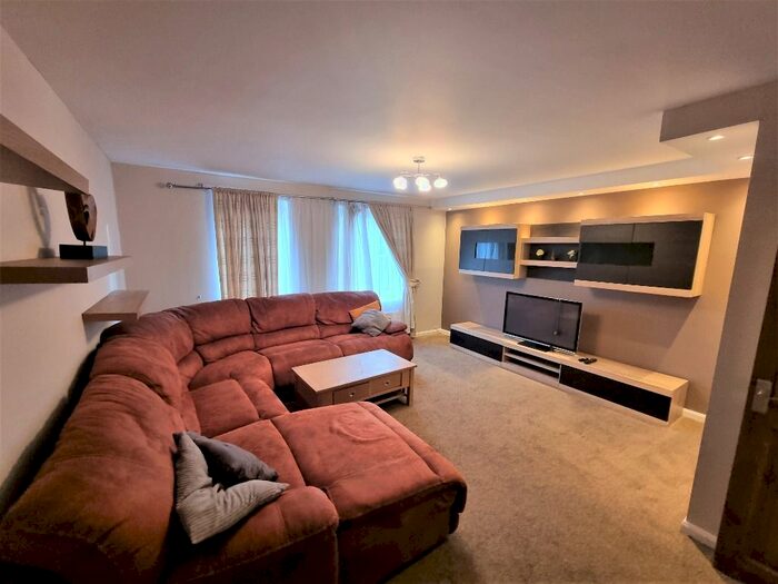 2 Bedroom Flat To Rent In Claremont Gardens, City Centre, Aberdeen, AB10