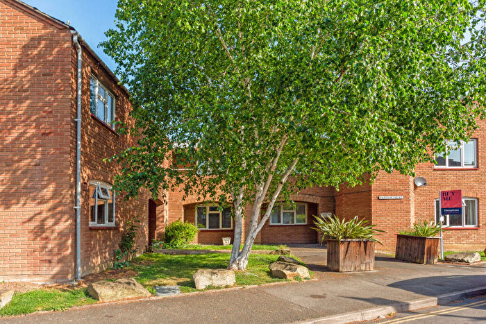 1 Bedroom Flat For Sale In Tangier Lane, Windsor, SL4