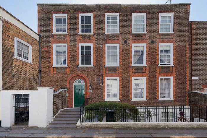 3 Bedroom Flat To Rent In Ormond Road, Richmond, TW10