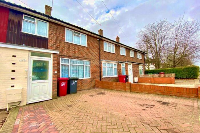 3 Bedroom House To Rent In Trelawney Avenue, SL3