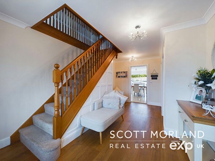5 Bedroom Detached House For Sale In Old Kempshott Lane, Basingstoke, RG22