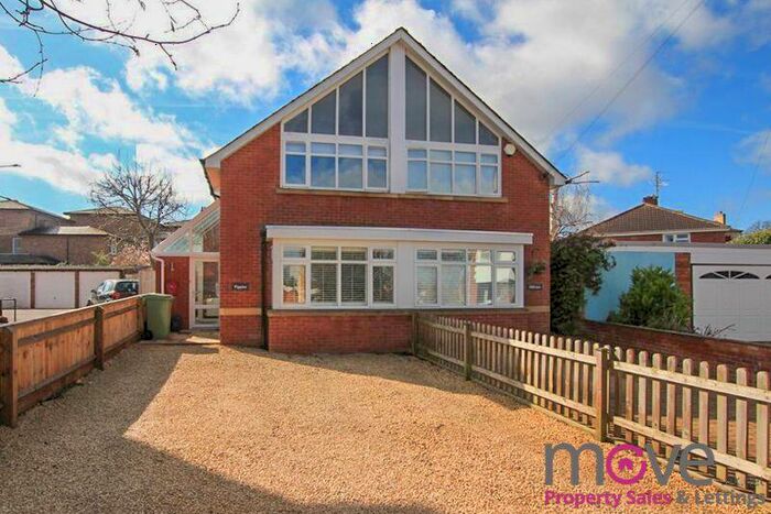 3 Bedroom Semi-Detached House To Rent In Hayes Road, Cheltenham, GL52