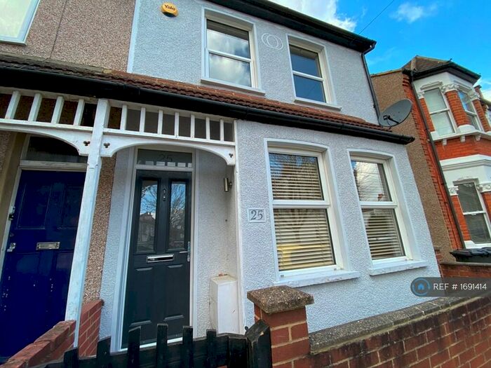 3 Bedroom End Of Terrace House To Rent In Howard Road, Bromley, BR1