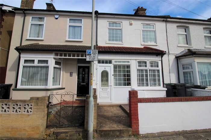 3 Bedroom Terraced House To Rent In St. James's Avenue, Gravesend, Kent, DA11