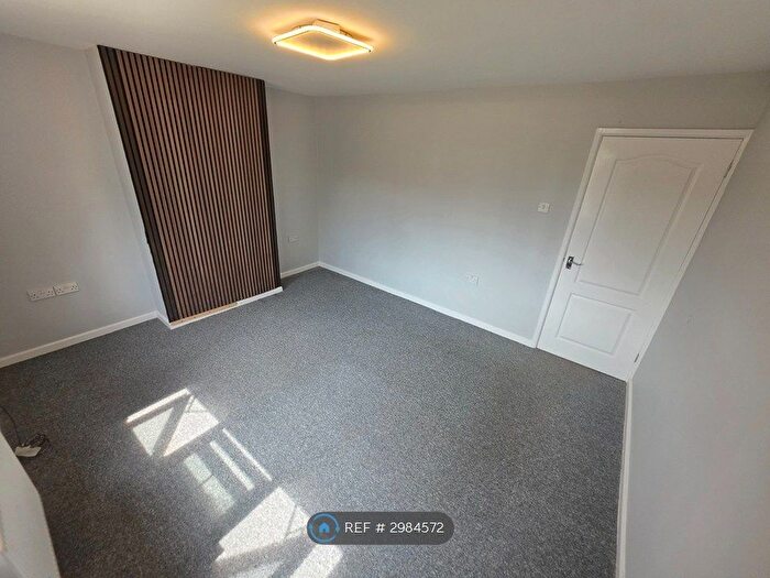 1 Bedroom Flat To Rent In Elaine Close, Exeter, EX4