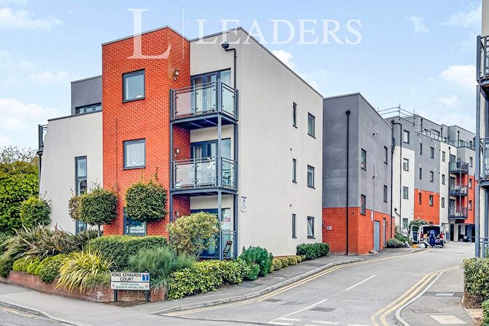 2 Bedroom Apartment To Rent In Walnut Tree Close, Guildford, GU1