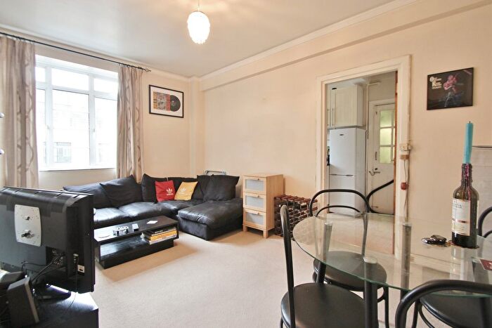 2 Bedroom Flat To Rent In Latymer Court, Hammesrsmith Road, Hammersmith, W6
