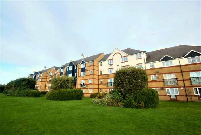 Apartment To Rent In Lewes Close, Grays, RM17