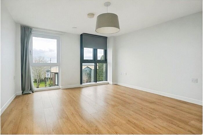 2 Bedroom Flat To Rent In Atkinson Street, Hunslet, Leeds, West Yorkshire, Uk, LS10