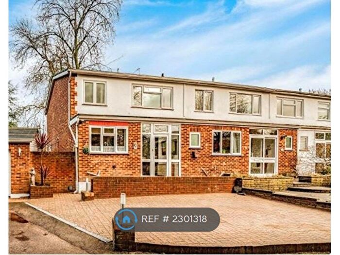 3 Bedroom Semi-Detached House To Rent In Riverside Close, Wallington, SM6