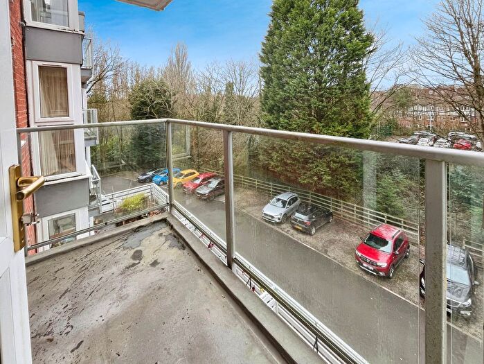 1 Bedroom Flat For Sale In Mersey Road, West Didsbury, Manchester, M20