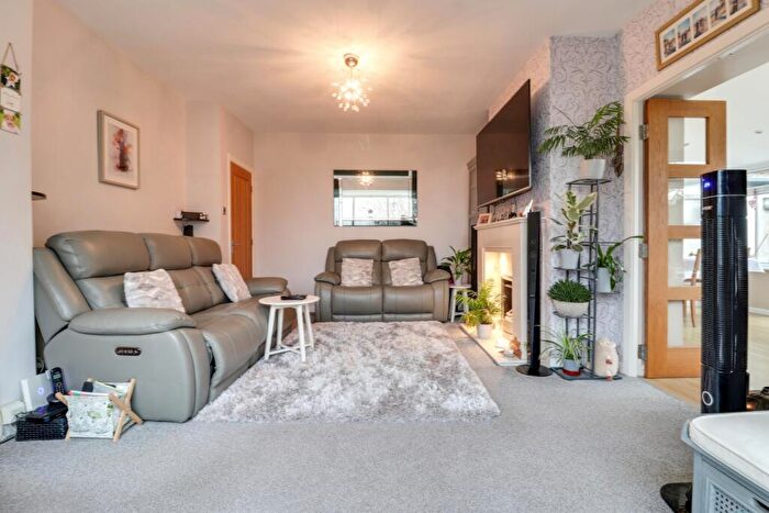 4 Bedroom Detached House For Sale In Back Thornhill Road, Longwood, Huddersfield, West Yorkshire, HD3