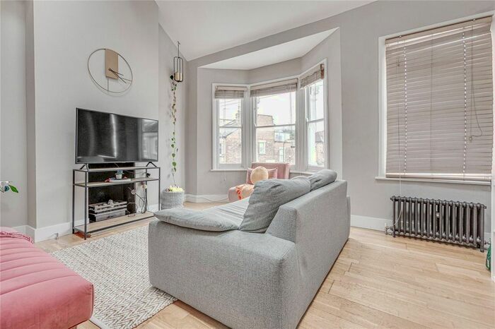 2 Bedroom Flat To Rent In Stephendale Road, Sands End, SW6