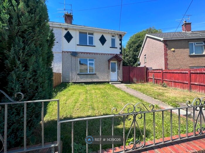 3 Bedroom Semi-Detached House To Rent In Prince Street, Pontypool, NP4
