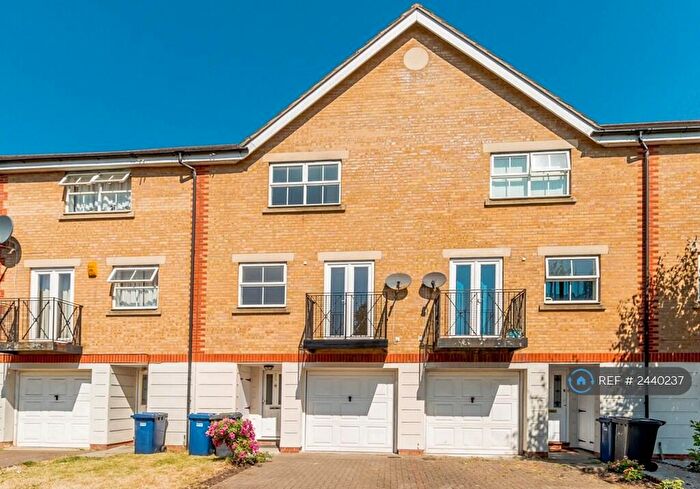 4 Bedroom Terraced House To Rent In Ribblesdale Avenue, London, N11