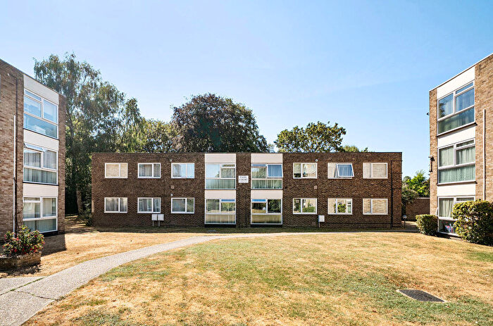 2 Bedroom Flat For Sale In Park Court, Warham Road, South Croydon, CR2