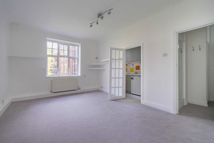 Studio To Rent In Belsize Grove, London, NW3