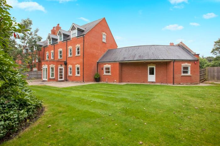 6 Bedroom Detached House To Rent In Longbourn Windsor, SL4