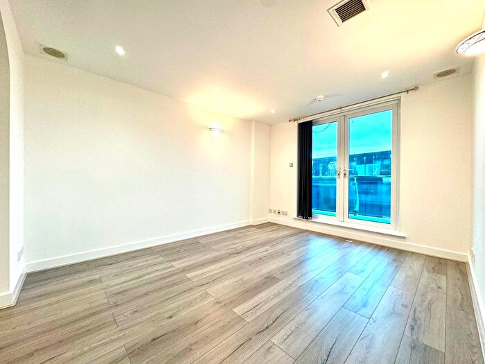 2 Bedroom Flat To Rent In Flat, Platinum House, Lyon Road, Harrow, HA1