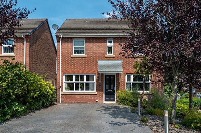 3 Bedroom Detached House For Sale In Cwm Braenar, Pontllanfraith, NP12