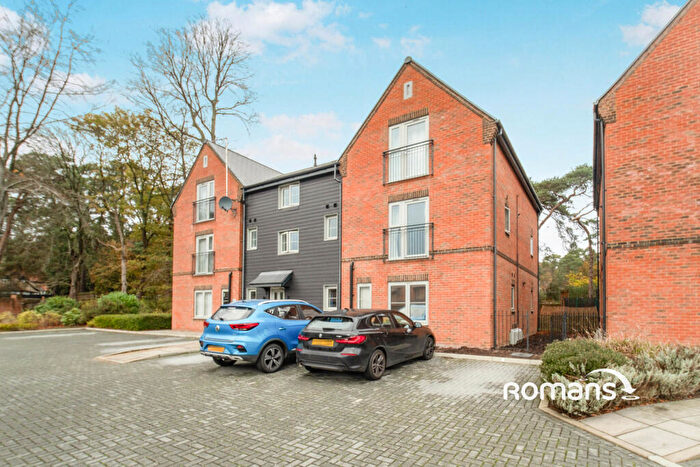 2 Bedroom Flat To Rent In Brunswick Road, Deepcut, Camberley, GU16