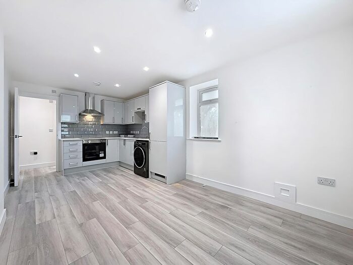 1 Bedroom Flat To Rent In St. Peters Street, Cardiff, CF24