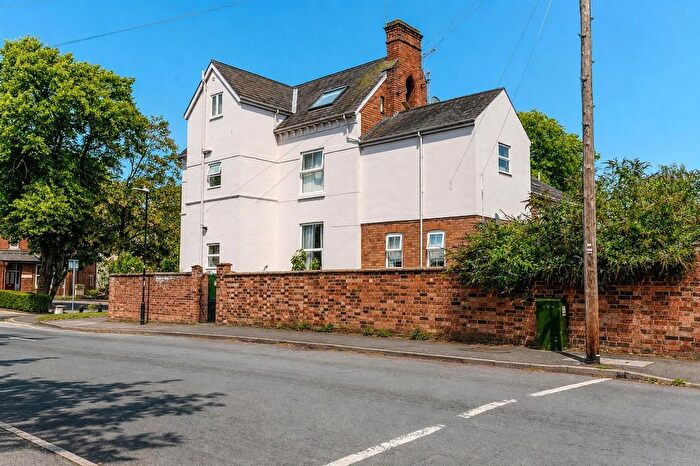 2 Bedroom Flat For Sale In Radford Road, Leamington Spa, CV31