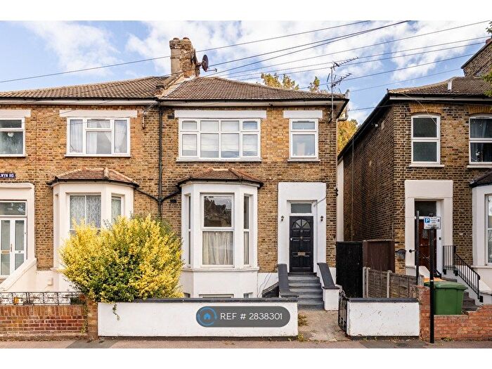 1 Bedroom Flat To Rent In Selwyn Road, London, E13
