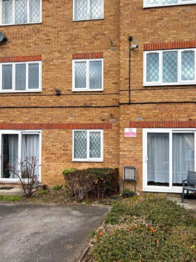 Studio To Rent In Heathfield Drive, Mitcham, CR4