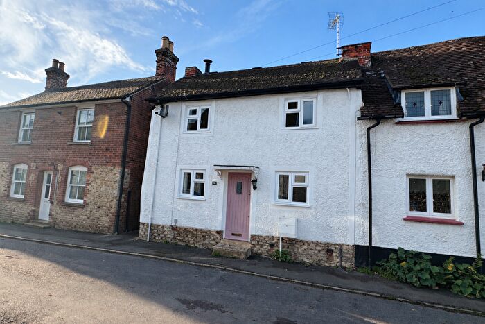 3 Bedroom Semi-Detached House For Sale In High Street, HP17