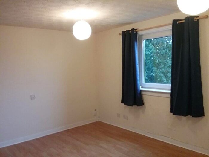 Studio To Rent In Beechwood Drive, Alexandria, G83