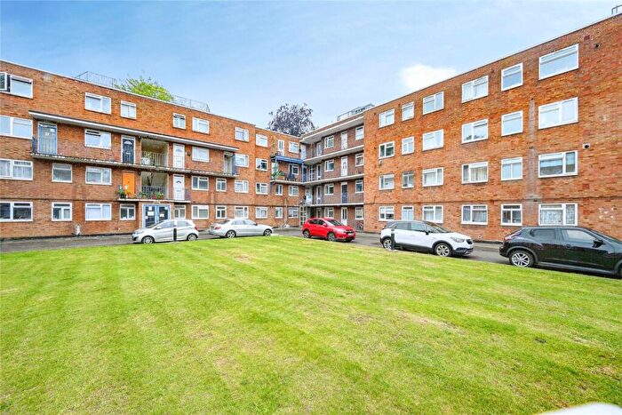 1 Bedroom Flat For Sale In High Street South, Dunstable, Bedfordshire, LU6