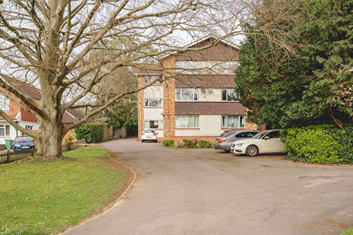 3 Bedroom Flat For Sale In Trymbank, Grove Road, Coombe Dingle, BS9