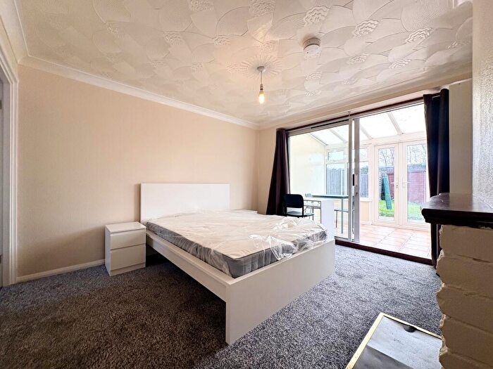 Studio To Rent In Attlee Drive, Dartford, DA1