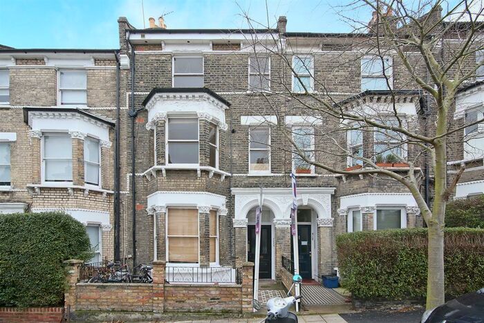 2 Bedroom Flat To Rent In Shenley Road, London, SE5