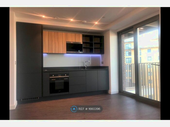 Studio To Rent In Western Gateway, London, E16