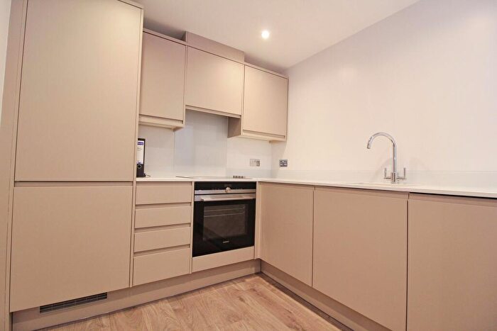 1 Bedroom Apartment To Rent In High Street, Maidenhead, SL6