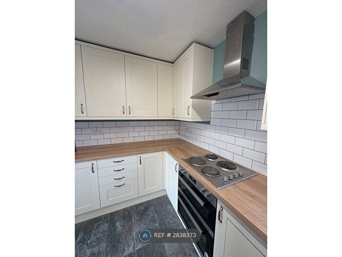 3 Bedroom Flat To Rent In Croughton Court, Ellesmere Port, CH66