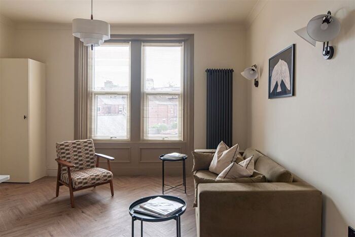 2 Bedroom Flat To Rent In Osborne Road, Jesmond, Newcastle Upon Tyne, NE2