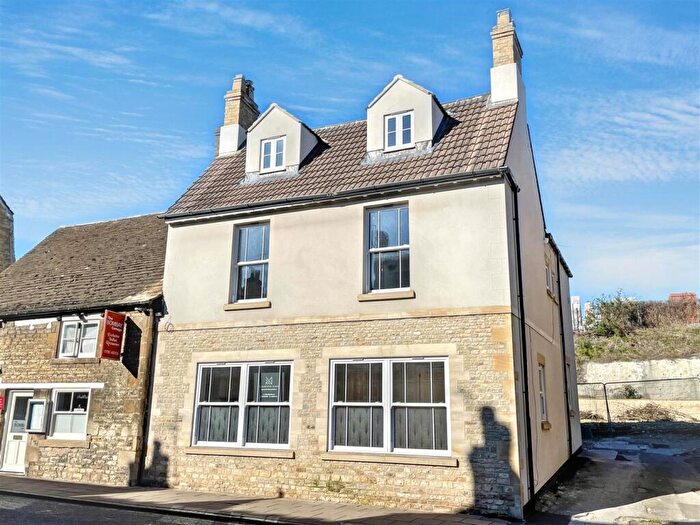 4 Bedroom Semi Detached House For Sale In Scotgate, Stamford, PE9